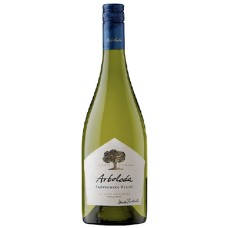 Caja de 6 Botellas de Vino Arboleda Sauvignon Blanc ($8.990 c/u)* Caja de 6 Botellas de Vino Arboleda Sauvignon Blanc ($8.990 c/u)*