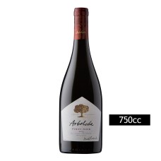 Caja de 6 unidades Arboleda Pinot Noir ($8.990 c/u)
